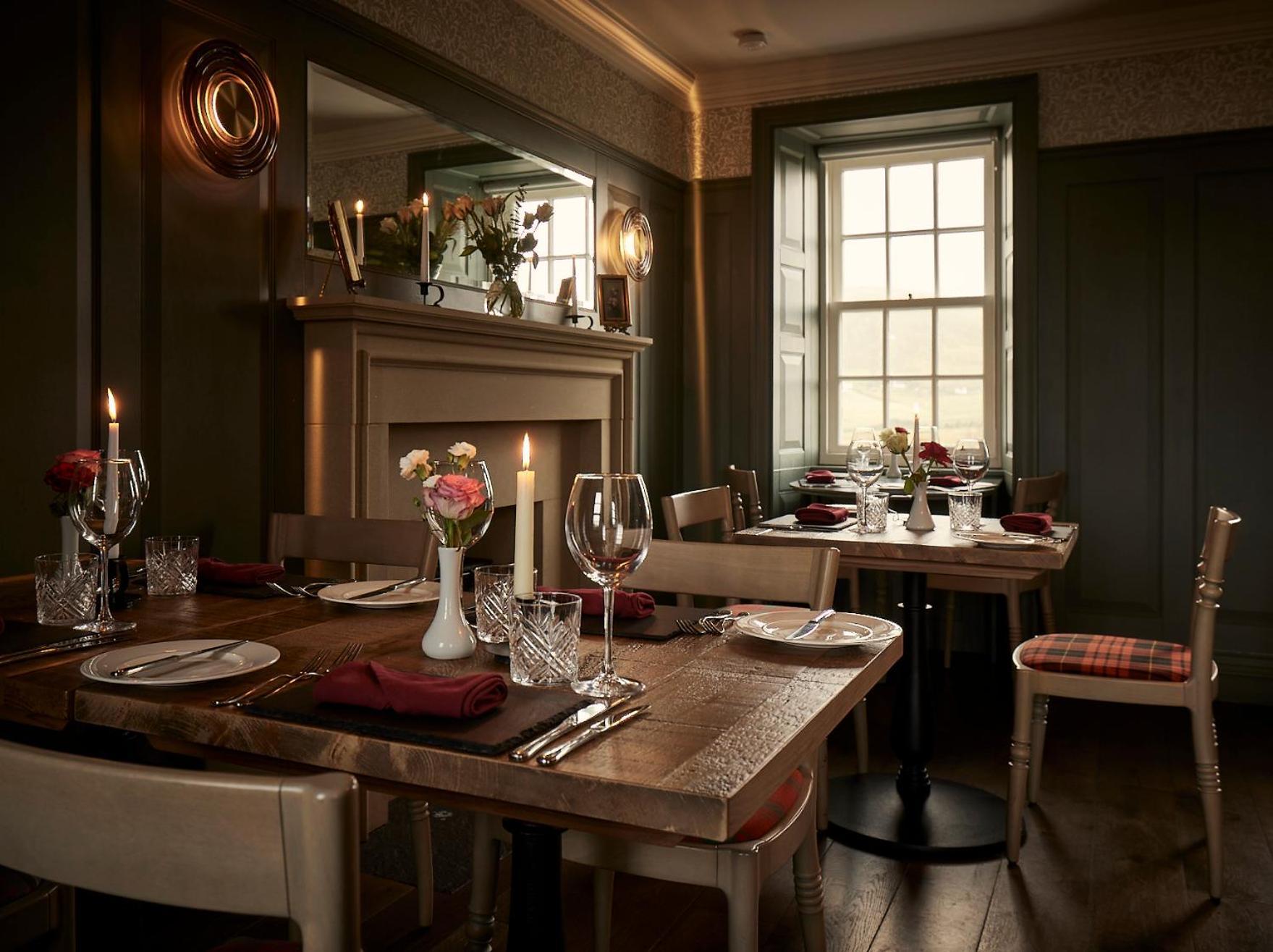 Monkstadt 1745 Restaurant With Rooms Portree Eksteriør billede
